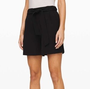 lululemon Noir Short 5.5